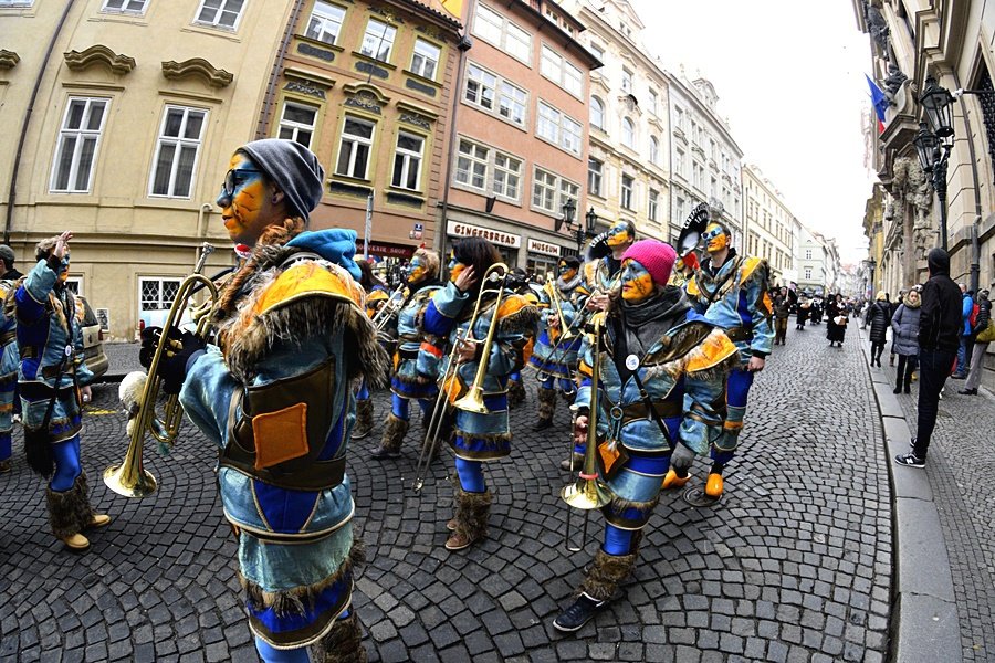 Eurokarneval oživil pošmourný den v centru metropole.