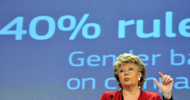 Eurokomisařka Viviíane Reding na tiskové konferenci ke směrnici, podle které by ve vedení velkých firem v EU mělo být 40 procent žen