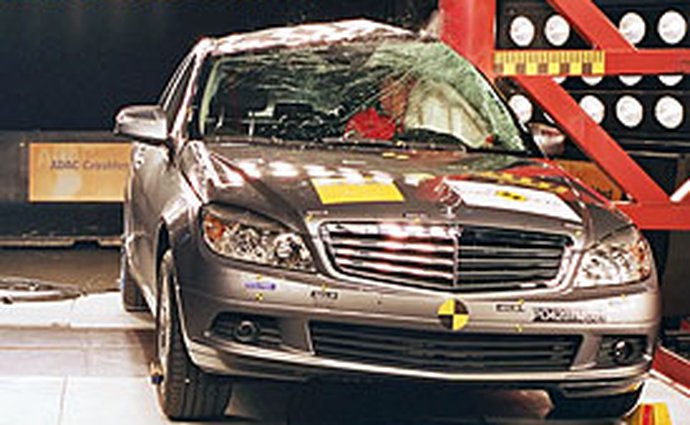 Euro NCAP 2009: Pět hvězd pouze se stabilizačním systémem