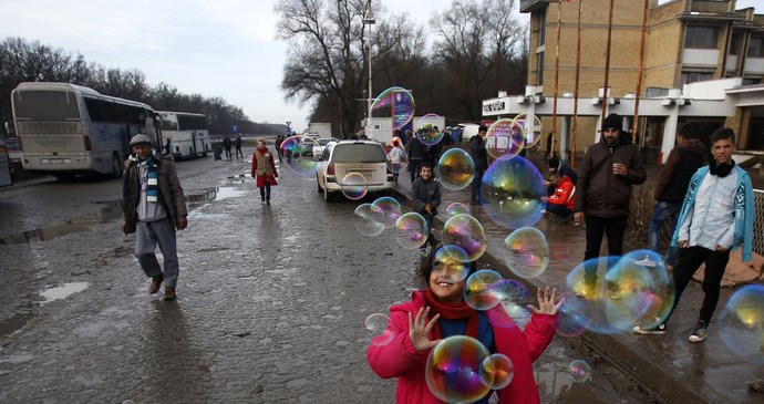 Do Švédska přišlo za čtyři měsíce 26 tisíc migrantů v dětském věku. Bez rodičů nebo jiného doprovodu.