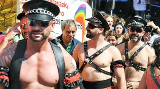 Velkolepá street party proti diskriminaci homosexuálů. Podívejte se