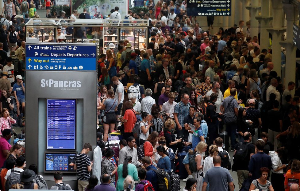 Kvůli poruše na kabelu napájení na pařížském nádraží Gare du Nord byl v pátek narušen provoz vlaků Eurostar mezi francouzskou metropolí a Londýnem (26.7.2019)