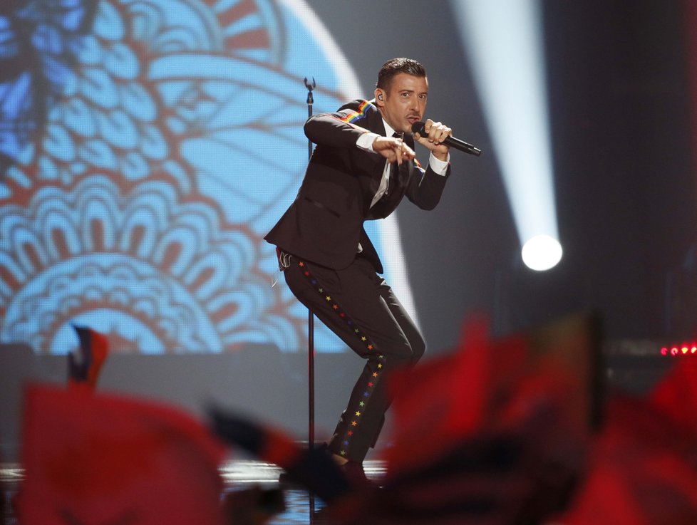 Italský zpěvák Francesco Gabbani v Eurovizi