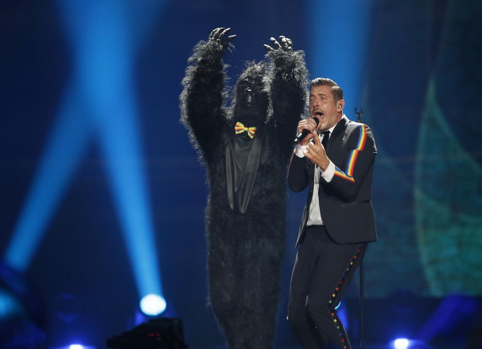 Italský zpěvák Francesco Gabbani  v Eurovizi.