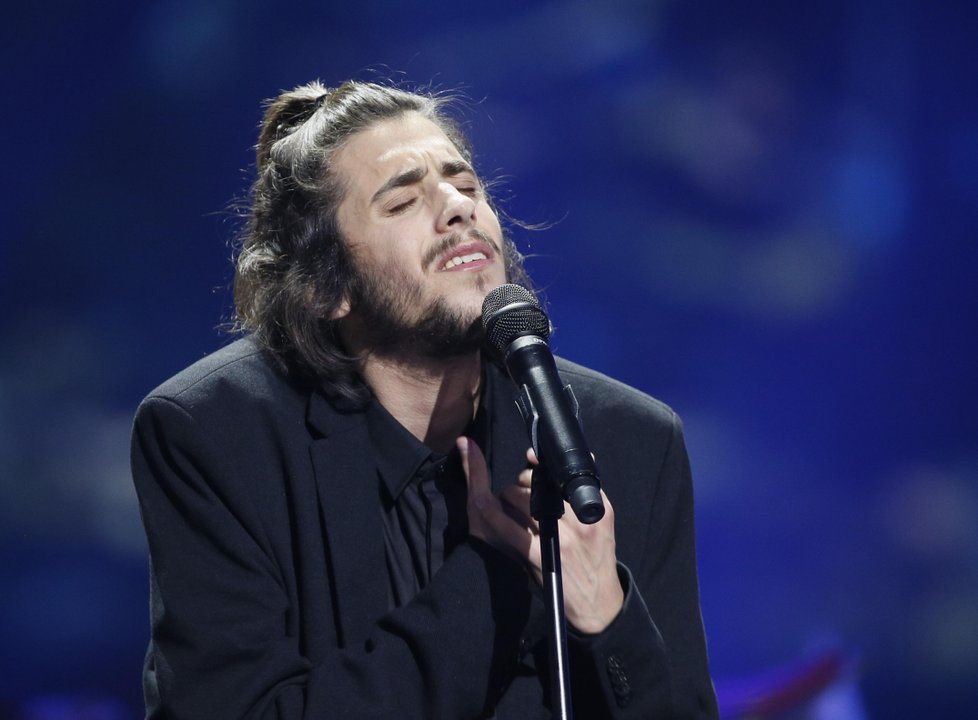 Portugalský zpěvák Isaiah Firebrace v Eurovizi