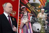 Do „zvráceného psychopata“ Putina šije kapela ve slipech. A zabodují v Eurovizi opět Ukrajinci?
