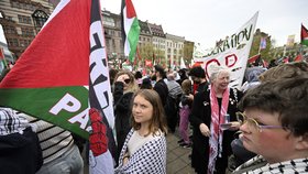 Mohutný propalestinský protest ve švédském Malmö během semifinále Eurovize (9.5.2024)