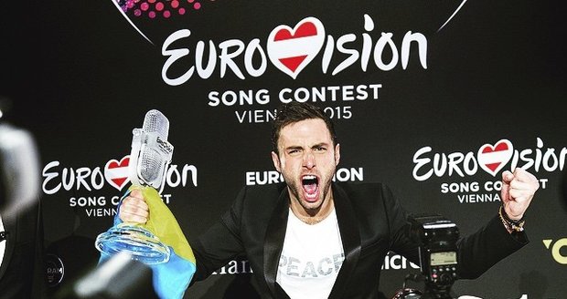 Dámy, pozor! Sexy vítěz Eurovize už v neděli vystoupí v Praze