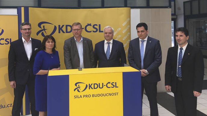 KDU-ČSL nechce, aby lidé viděli reklamy na spotřebitelské úvěry. Vedou prý k exekucím