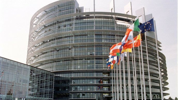 Evropský parlament: Sídlo, členové, volby, frakce, pravomoce