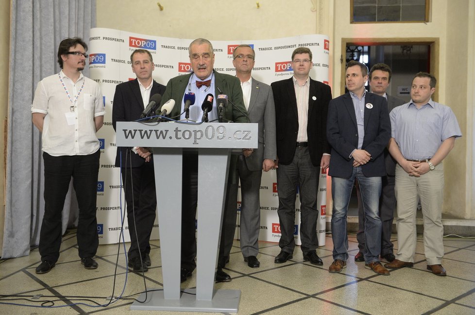 Eurovolby 2014: Karel Schwarzenberg s Miroslavem Kalouskem i eurokandidáty za zády