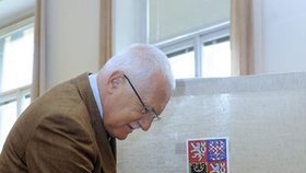 Václav Klaus nechtěl prozradit, které straně dal svůj hlas