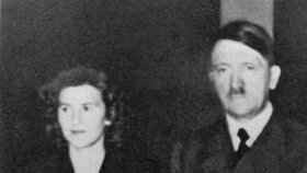 Eva Braunová a Adolf Hitler
