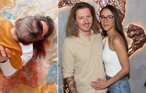 Záhada fotky Evy Burešové: Kdo na ní se synem Tristanem vůbec je?!