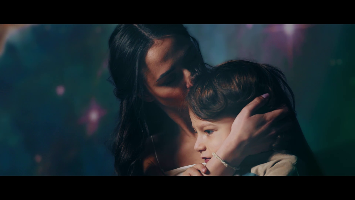 Nový klip Evy Burešové k písničce Malý princ, kde účinkuje i se synkem Nathanielem