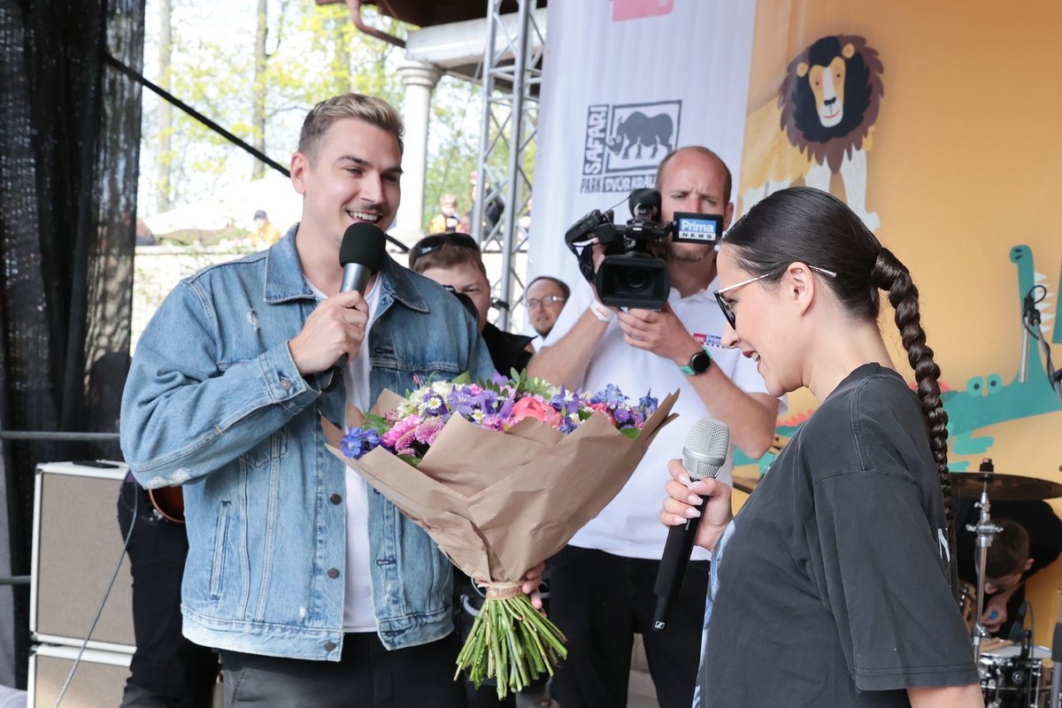 Těhotná Eva Burešová koncertuje jako o život