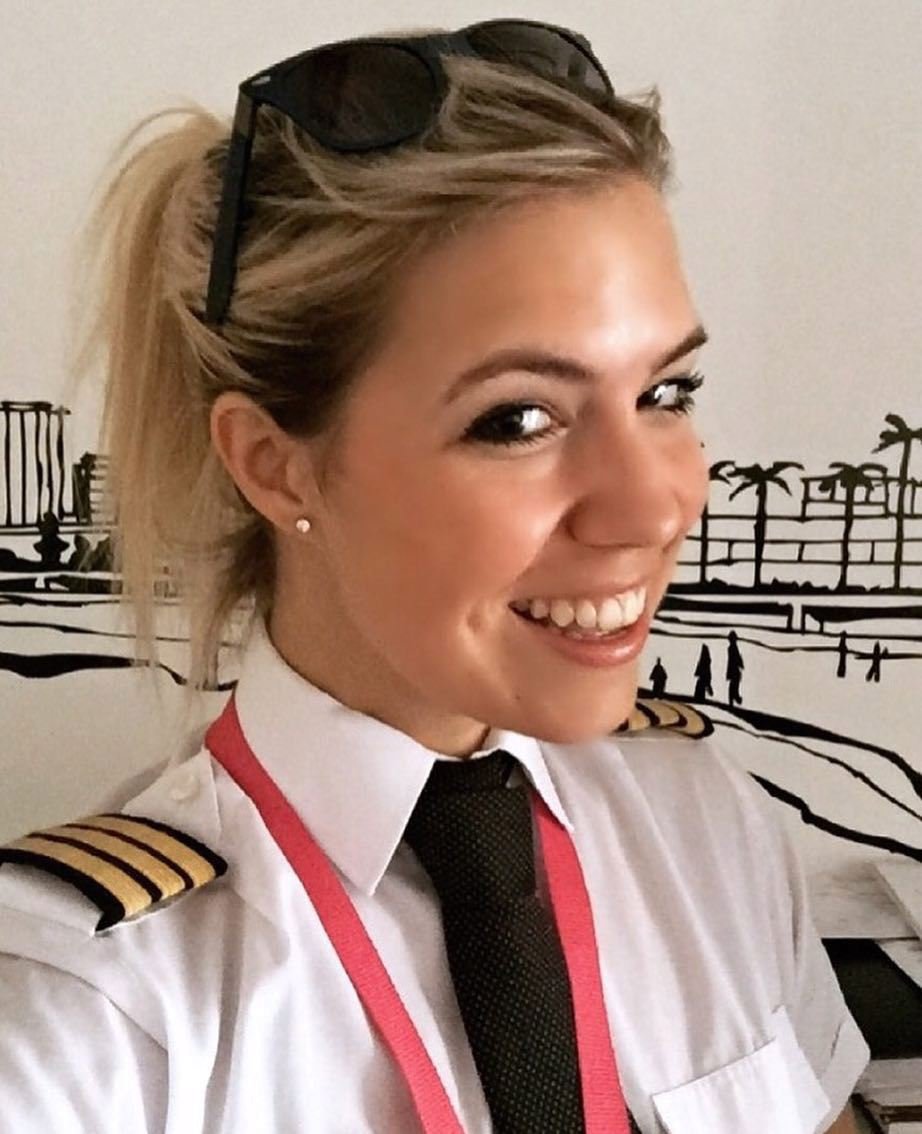 Krásná pilotka Eva Claire Marseille z Nizozemska a její dobrodružství