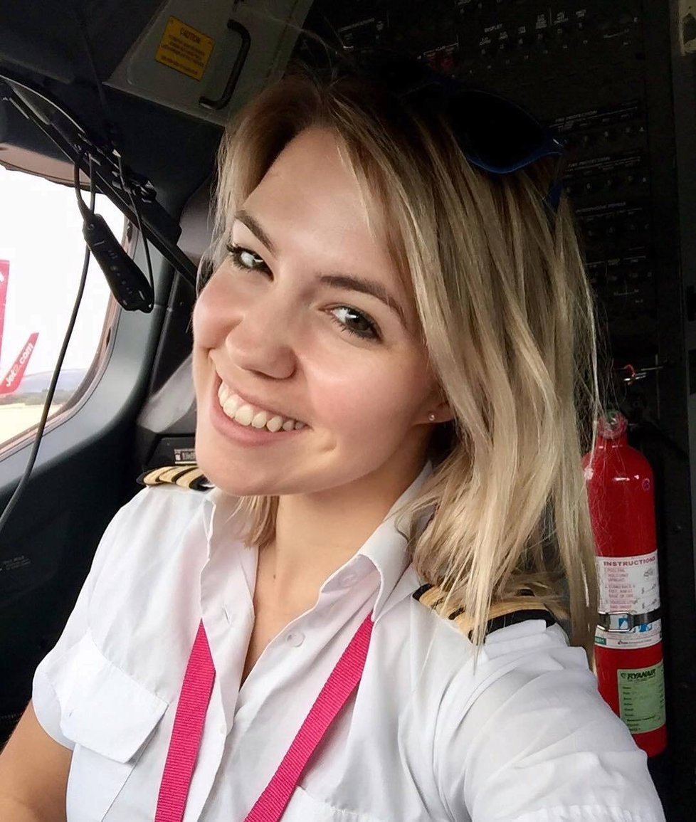 Krásná pilotka Eva Claire Marseille z Nizozemska a její dobrodružství