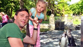 Vojtek řádil s dcerou v zoo, své malé ďáblíky vytáhla i Decastelo: Oslavili den dětí