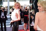 Neskutečně sexy Eva Herzigová na festivalu: Královna Cannes! Ukázala kus ňadra a celá záda