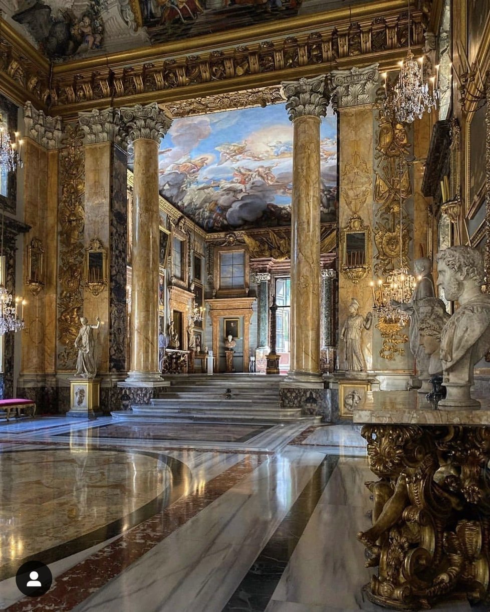 Palác Colonna v Římě: Z výzdoby paláce přechází návštěvníky zrak