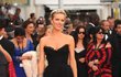 Topmodelka Eva Herzigová na festivalu v Cannes 2010. 