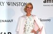 Topmodelka Eva Herzigová na festivalu v Cannes 2016.