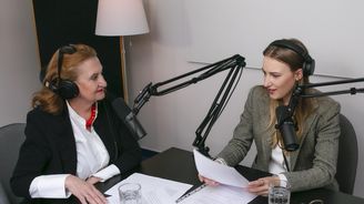 Konec tabu: Herečka Eva Holubová se svou dcerou v novém podcastu boří mýty o menopauze