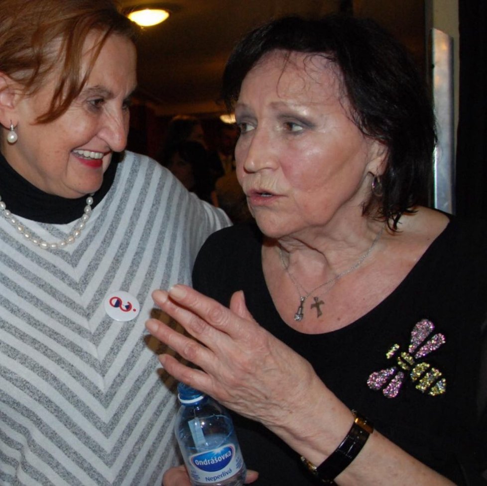 Eva Holubová s Martou Kubišovou