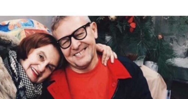 Eva Holubová bersama suaminya Eva Holubová bersama suaminya