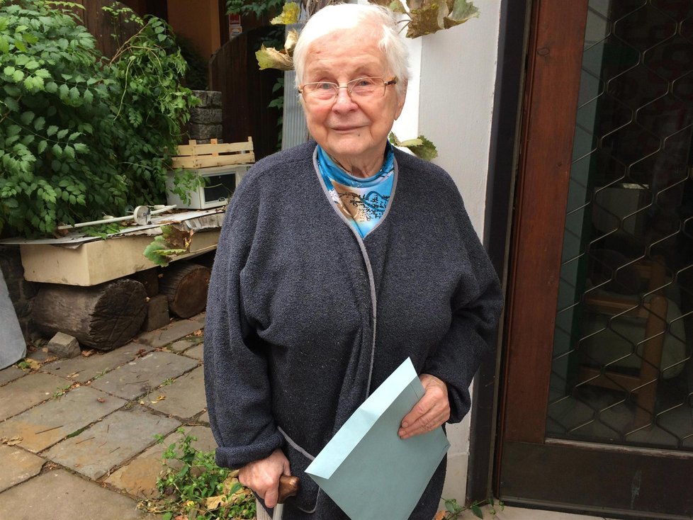 Nejstarší kandidátka v krajských volbách, paní Eva Kalová. Bylo jí 86 let.