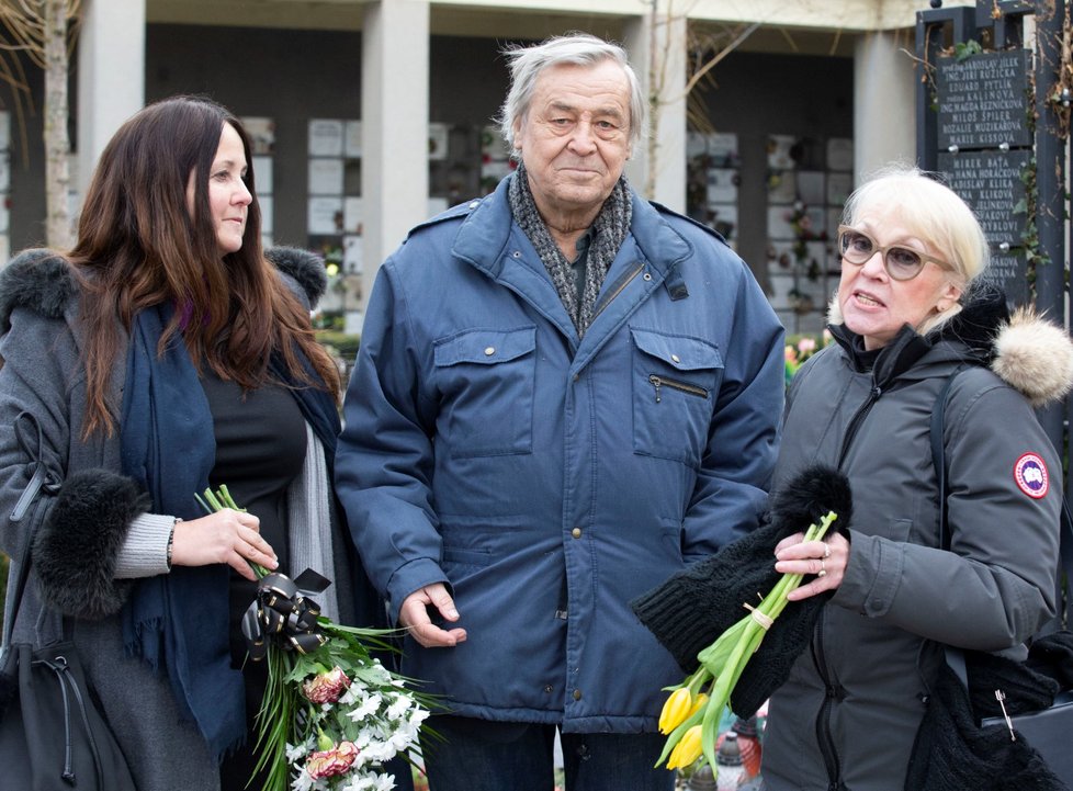 Pohřeb Evy Kocmanové: Zdeněk Žák a Kateřina Macháčková