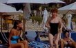 1991: Takhle se Evík »vystavoval« na italské pláži ve filmu Slunce, seno, erotika.