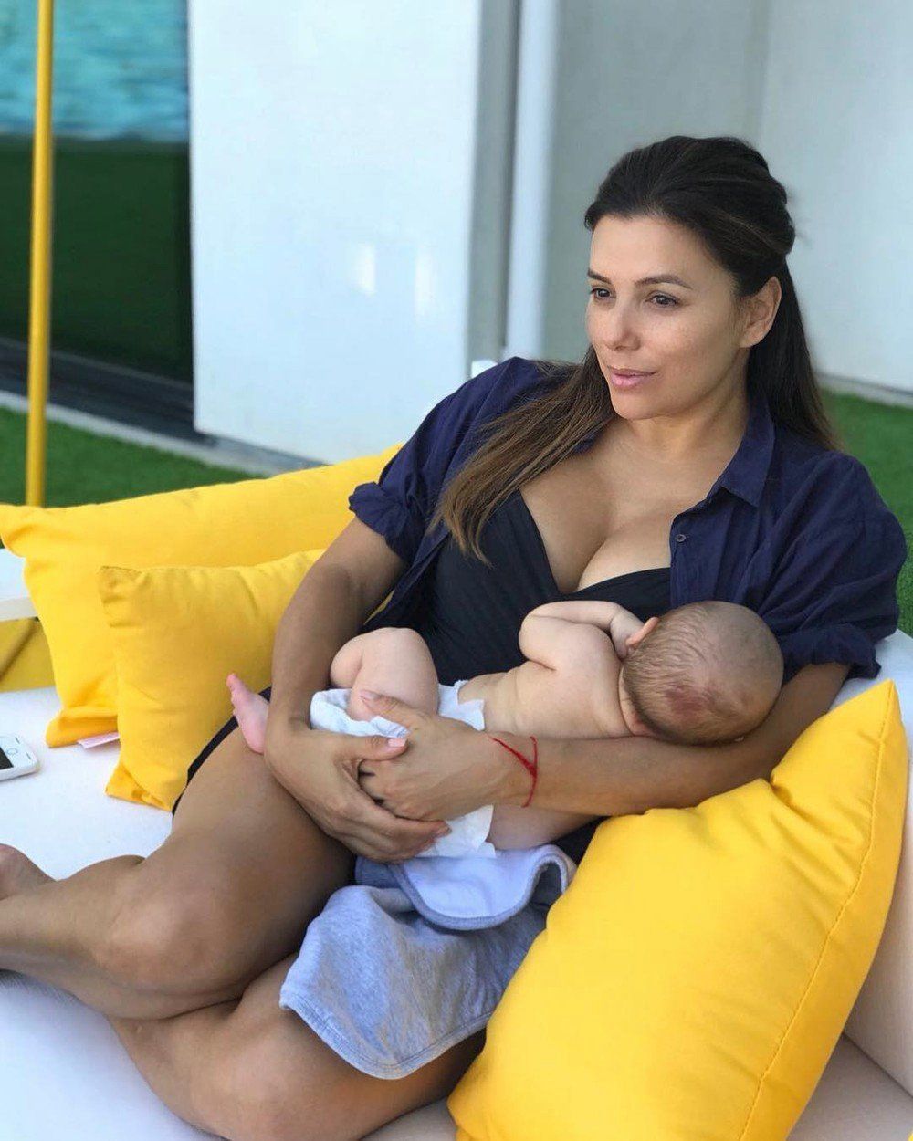 Eva Longoria s miminkem