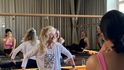 Eva Lustigová v pražském prostoru Souladronka poprvé vedla třídu fitnessu