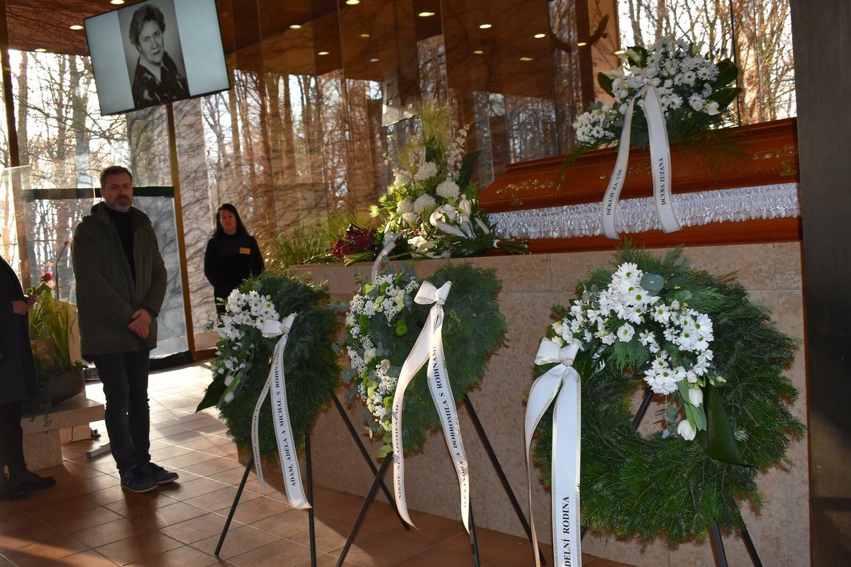 KREMATORIUM ZLÍN, STŘEDA 12:42