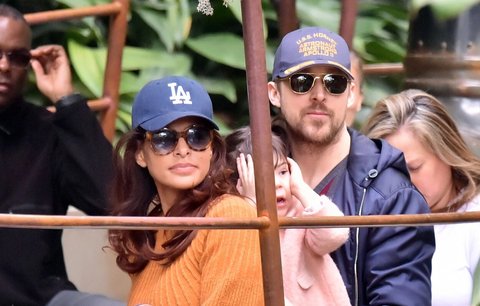 Hvězdný pár Eva Mendes a Ryan Gosling o výchově svých dcer: Někdy od toho šílenství chceme utéct!