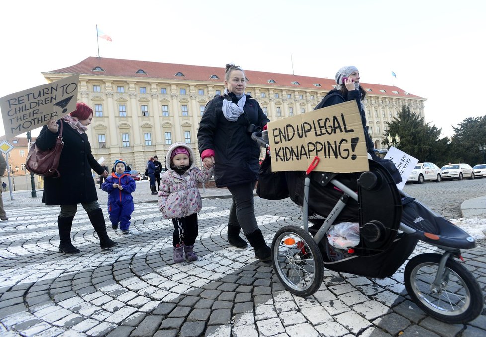 Pochod na podporu bratrů Michalákových