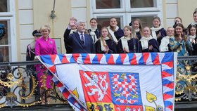 Prezident Pavel vrátil na Hrad ukradenou standartu: Časy se mění… a nashle!