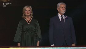 Eva Pavlová po boku Petra Pavla na Cenách Paměti národa v Národním divadle (17.11.2025)