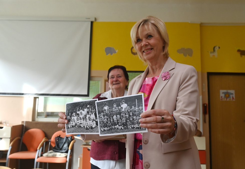 První dáma Eva Pavlová  navštívila v první školní den základní školu v Jindřichově na Šumpersku (4.9.2023)