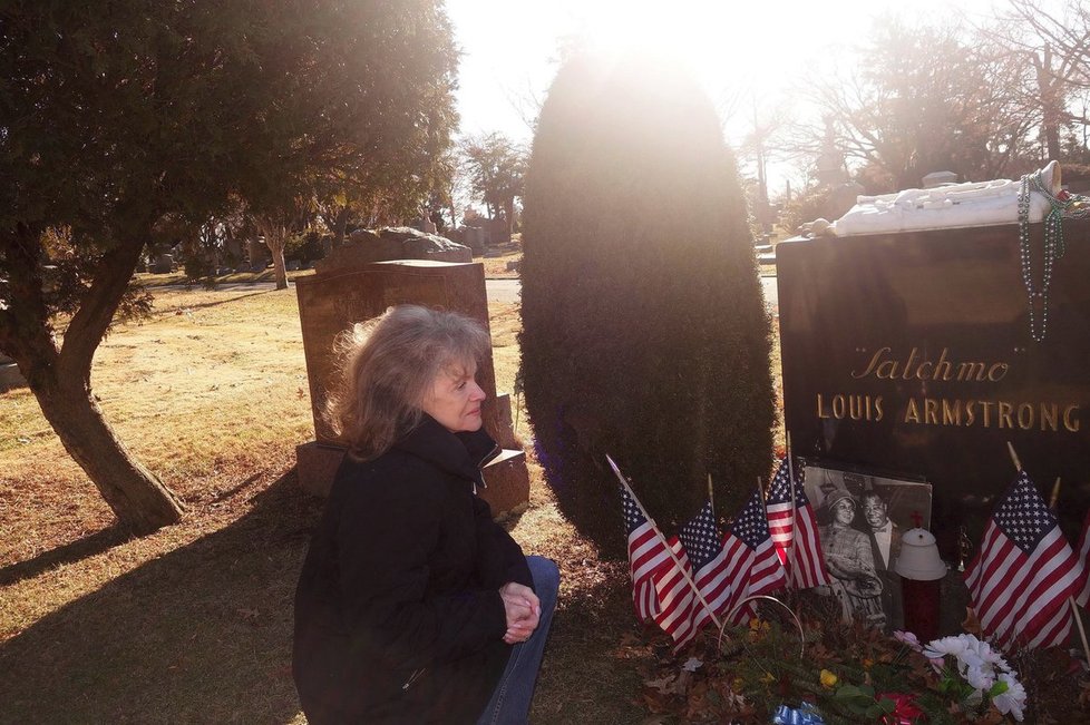 Eva Pilarová navštívila hrob Louise Armstronga v New Yorku.