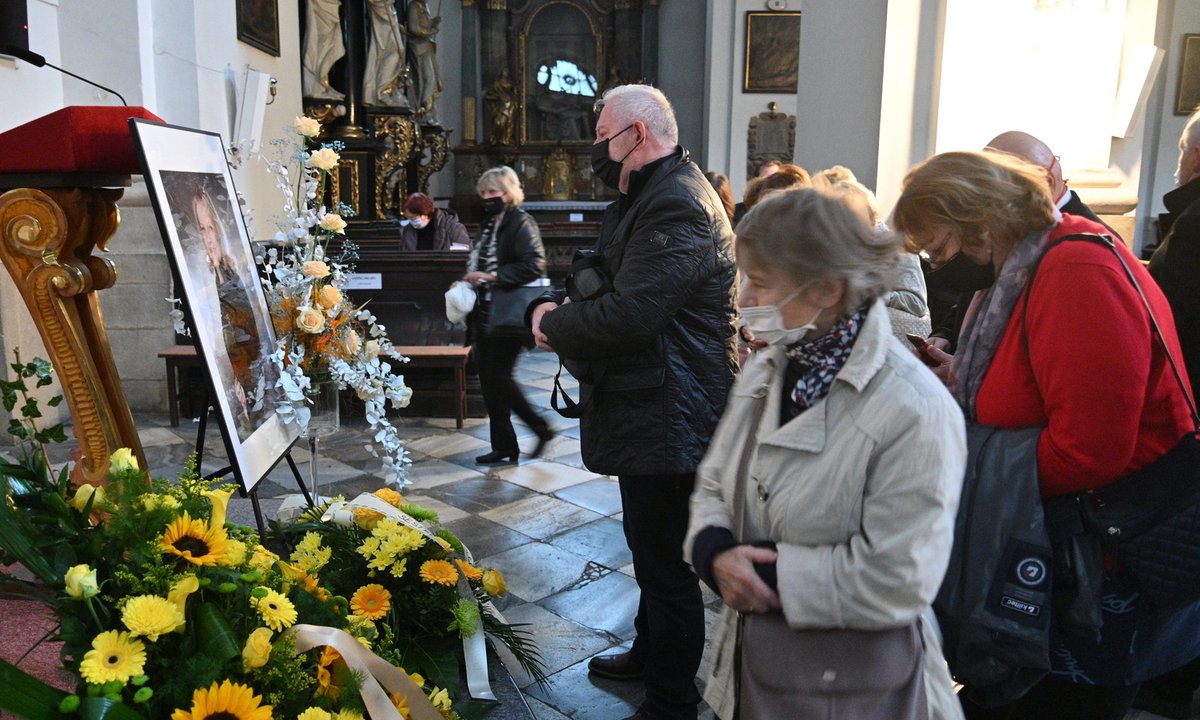 Třetí rozloučení s Evou Pilarovou v Brně