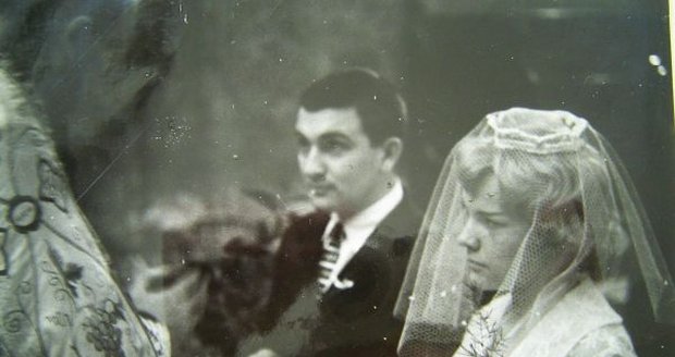 Svatba s prvním manželem Milanem Pilarem
