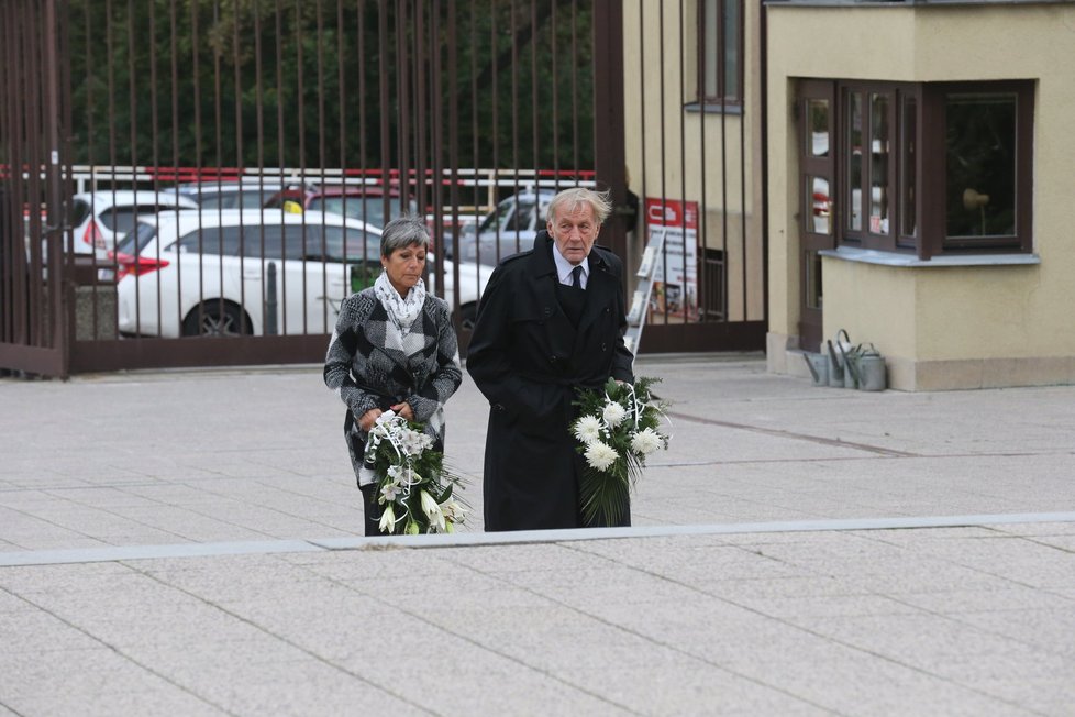 Pohřeb manažerky Dary Rolins Evy Skallové.