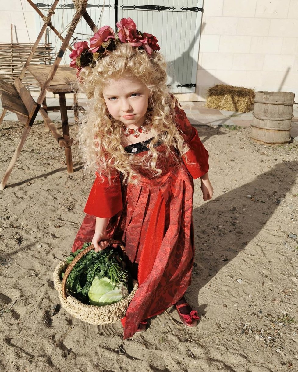 Eva Smirnova při natáčení minisérie Chuma!