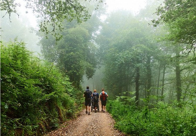 2017 Camino na kolečkách Putování s filmem Camino na kolečkách. Štáb navštívil mnoho míst ve Španělsku.