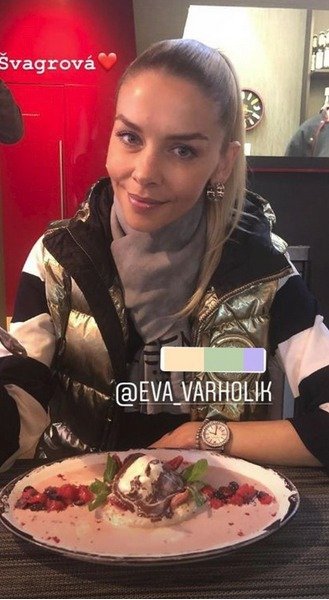 Eva Varholíková-Rezešová si po propuštění z basy užívá luxusu.