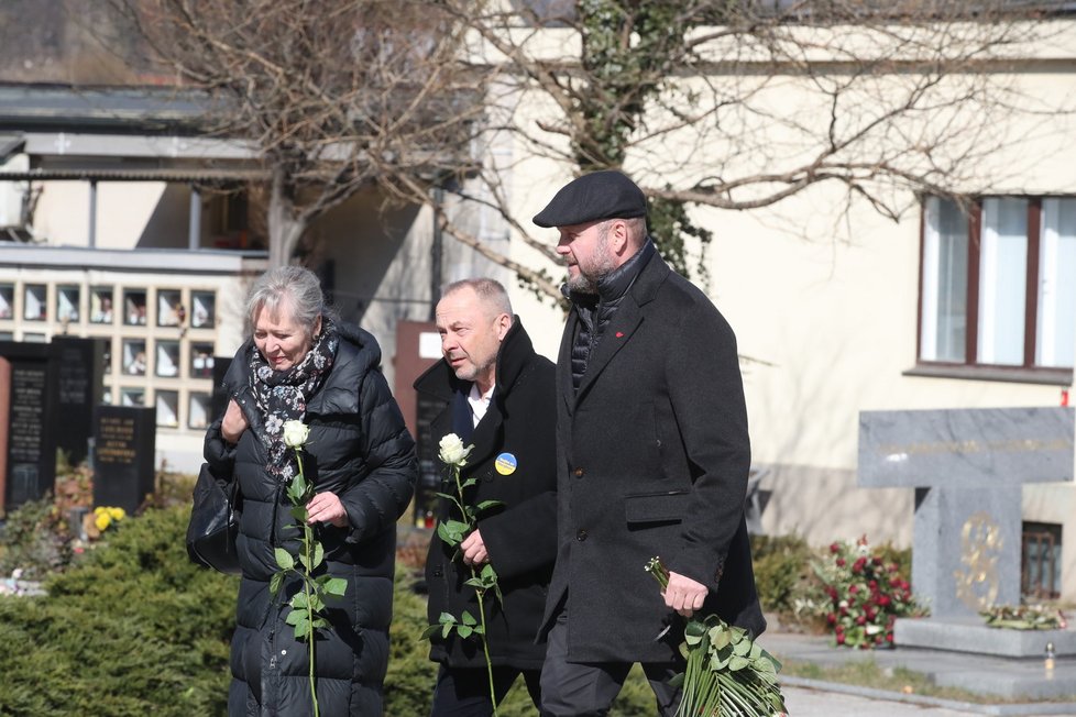 Pohřeb Evy Zaoralové - Helena Třeštíková, Václav Marhoul a David Ondříček