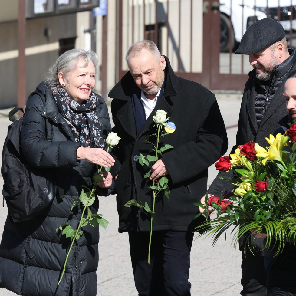 Pohřeb Evy Zaoralové - Helena Třeštíková a Václav Marhoul